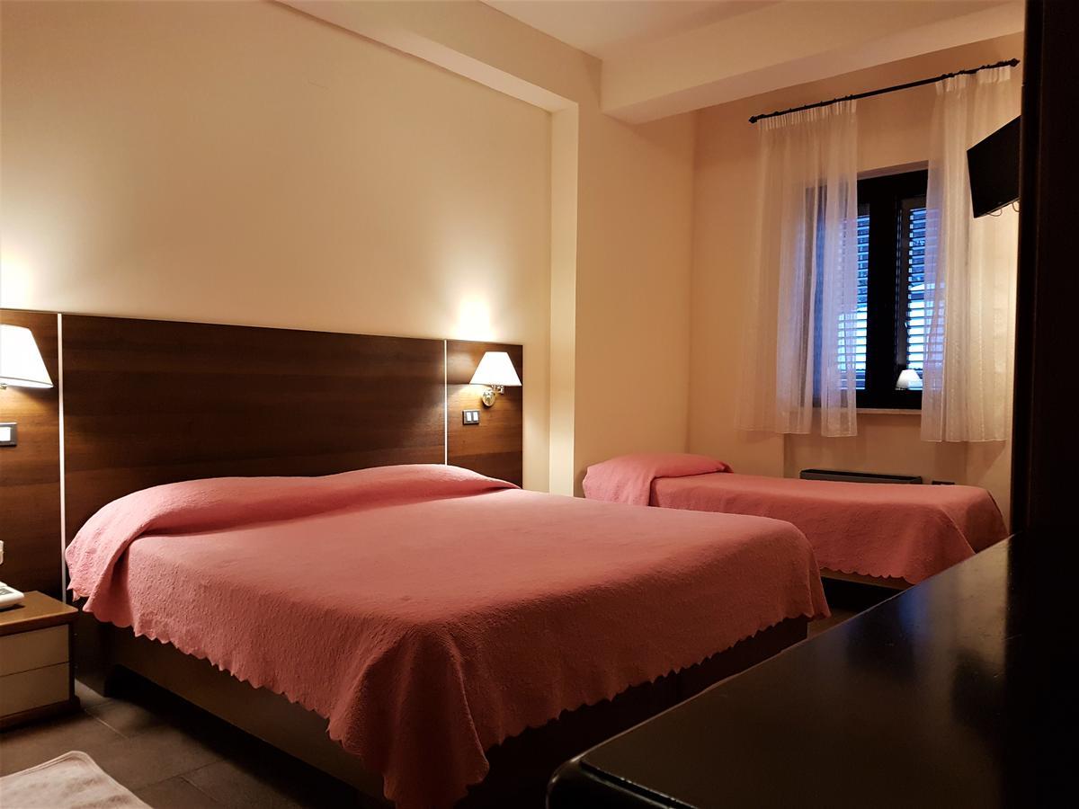 Hotel Del Lago Ampollino Caprara  ภายนอก รูปภาพ